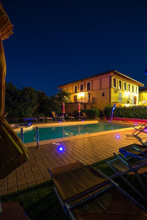Agriturismo Bianconiglio Monforte dʼAlba Exterior foto