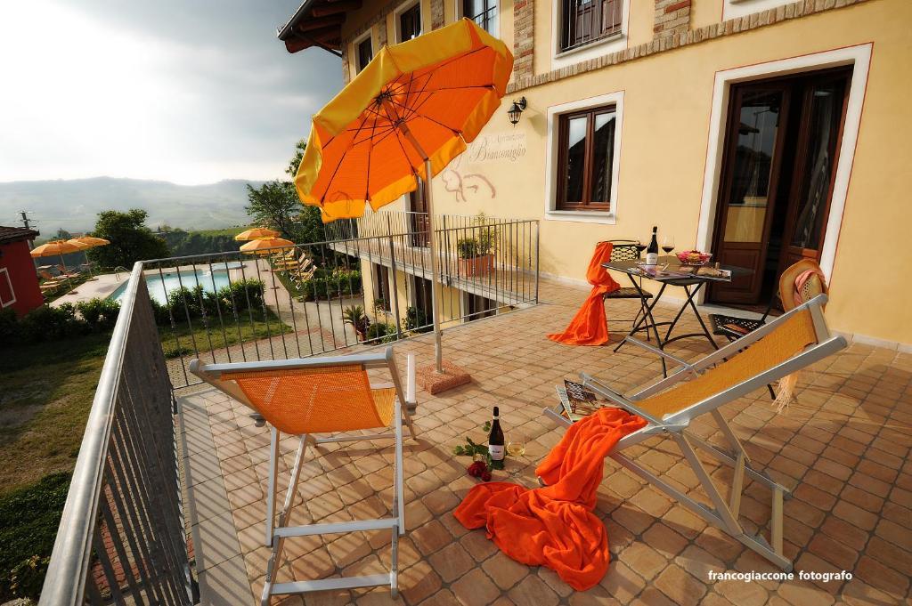 Agriturismo Bianconiglio Monforte dʼAlba Cameră foto